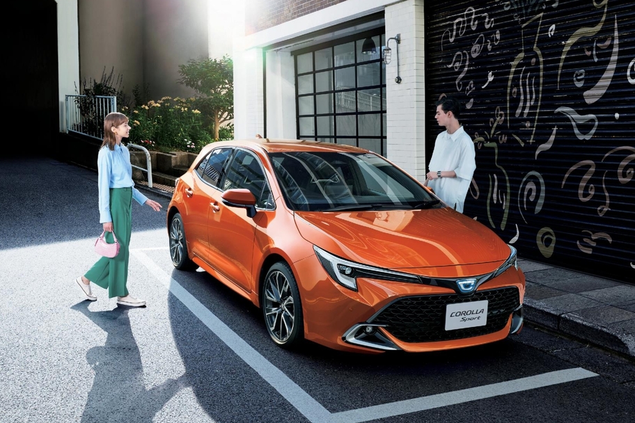 【モデル入り素材】G“Z”(ハイブリッド車)